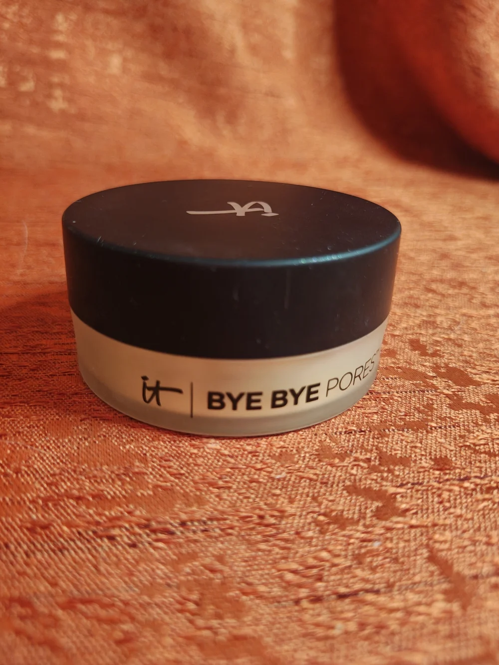 IT Cosmetics Bye Bye Pores Pressed Powder - Beige